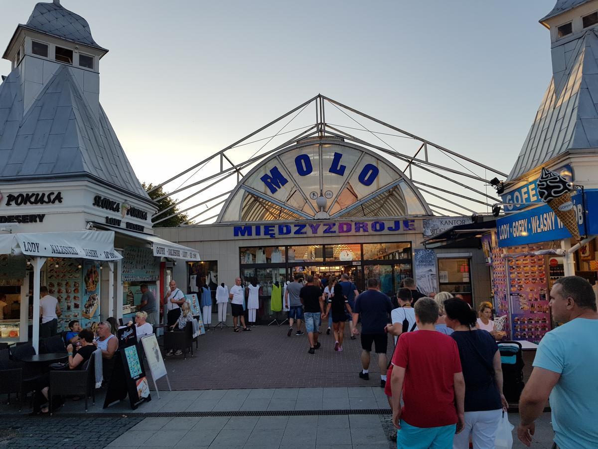 Osrodek Wczasowy Zloty Dab - Domki Hotel Miedzyzdroje Kültér fotó